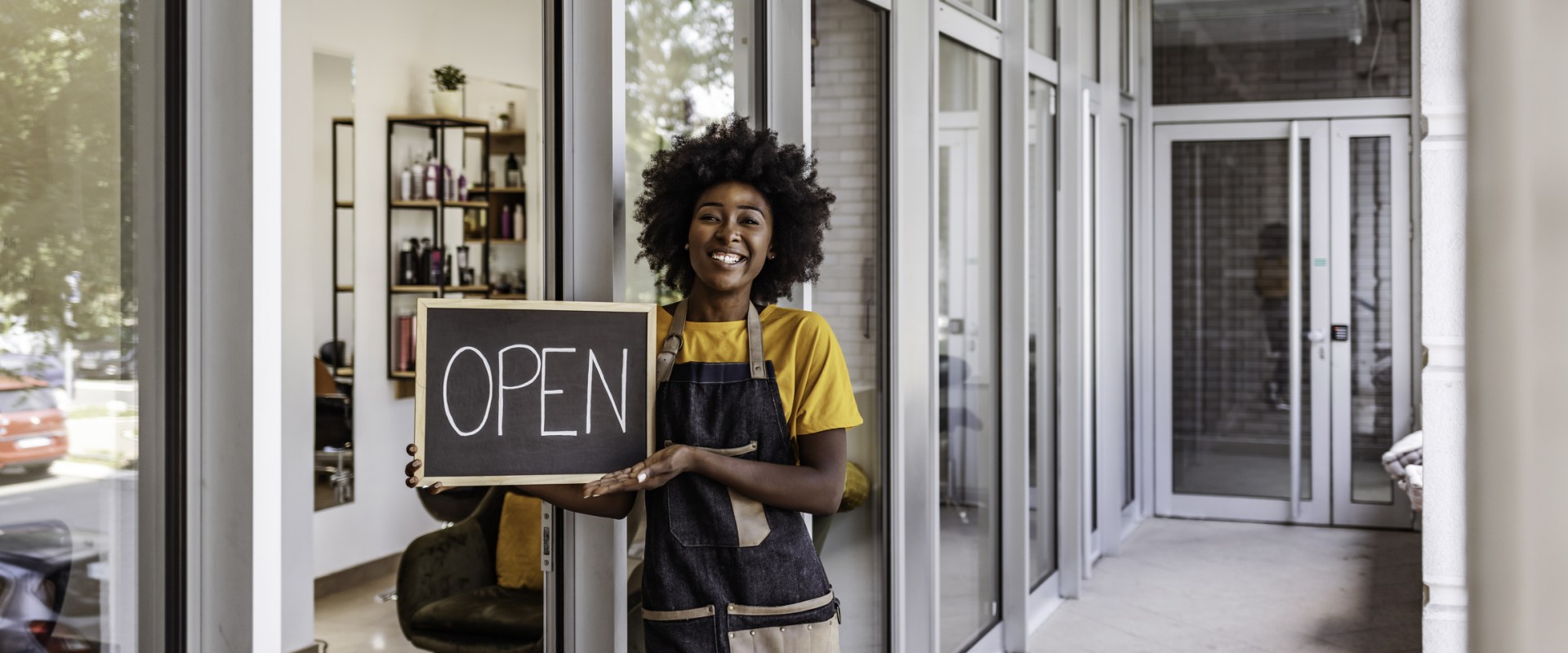 What are the different types of beauty salons?